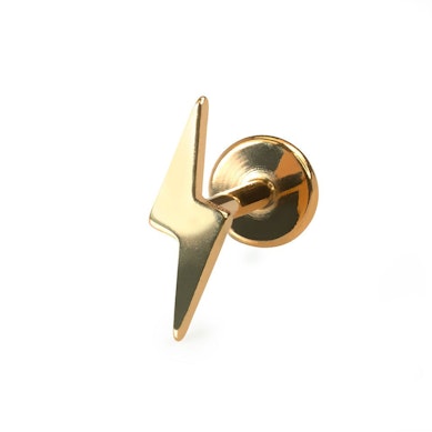Blixtformad labret i titan