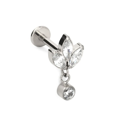 Labret i titan med lotusblomma och berlock