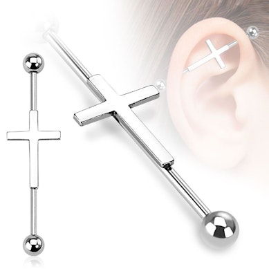 Industrial piercing med kors