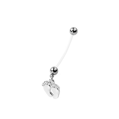 Navelpiercing till gravida med blanka fötter