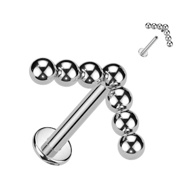 Labret i titan med kulor i chevrondesign