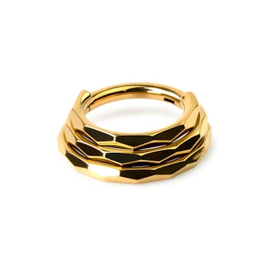 Trippelring i titan