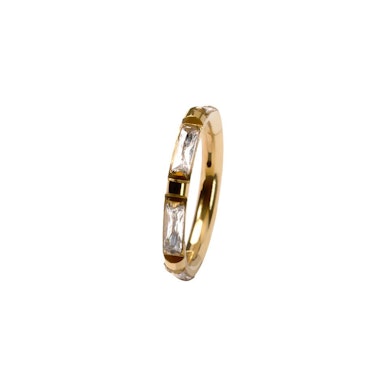 Titanring med baguetteslipade stenar