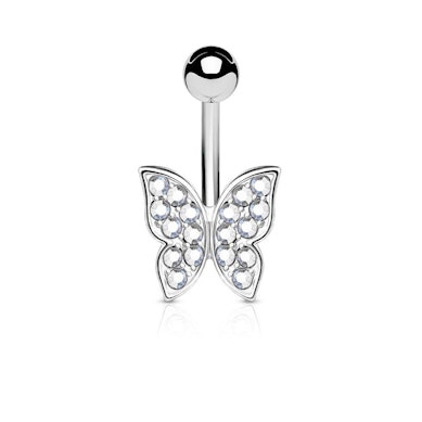 Navelpiercing med stenprydd fjäril