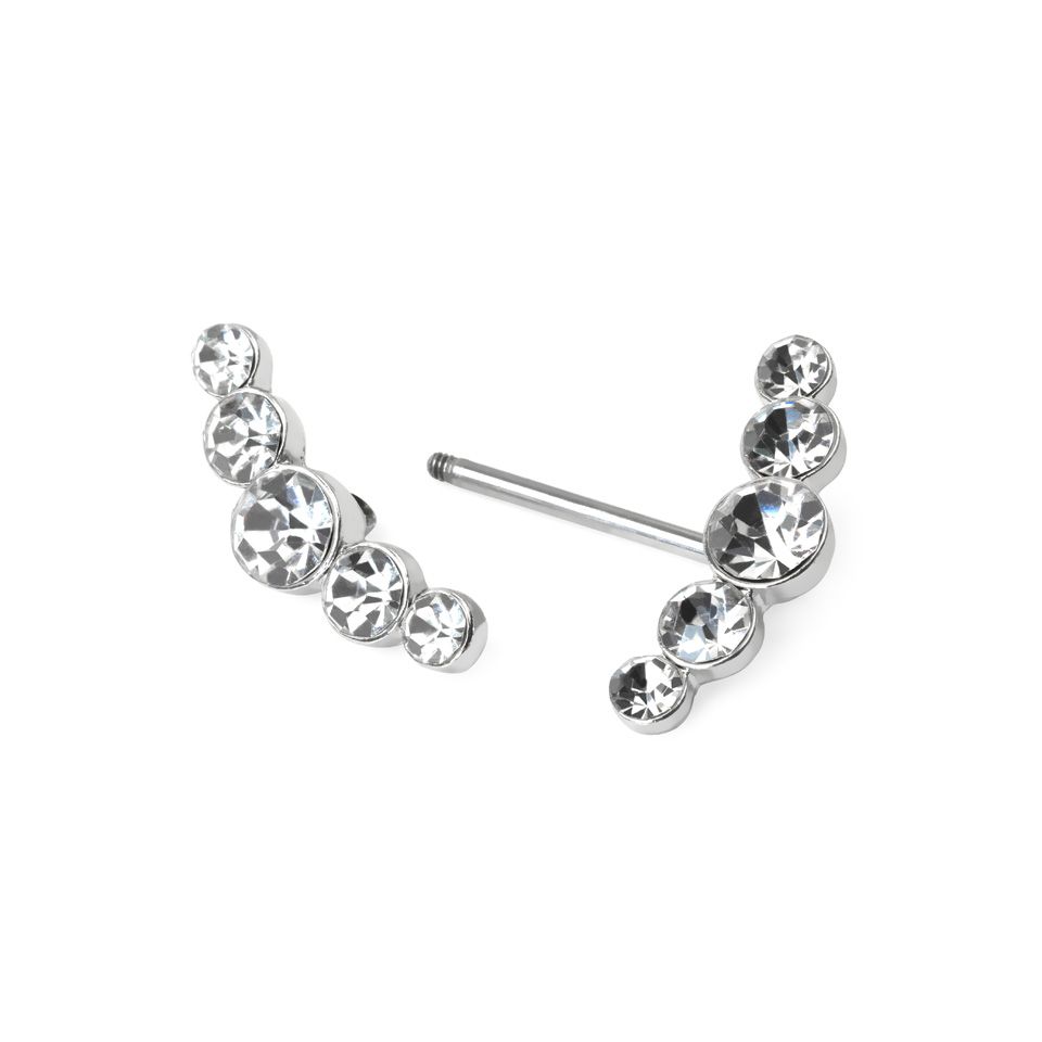 Bröstpiercing med böjda stenrader