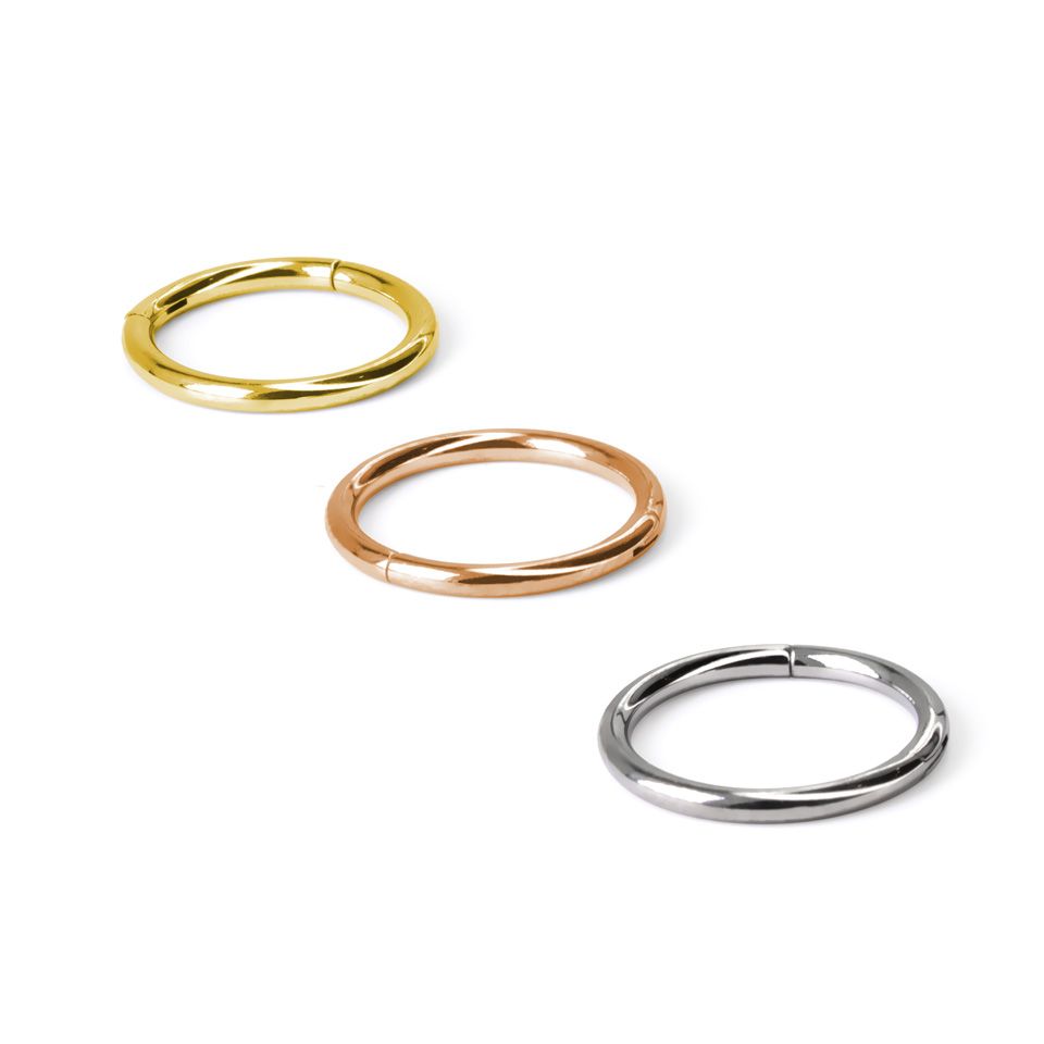Oändlig ring av titan med gångjärn