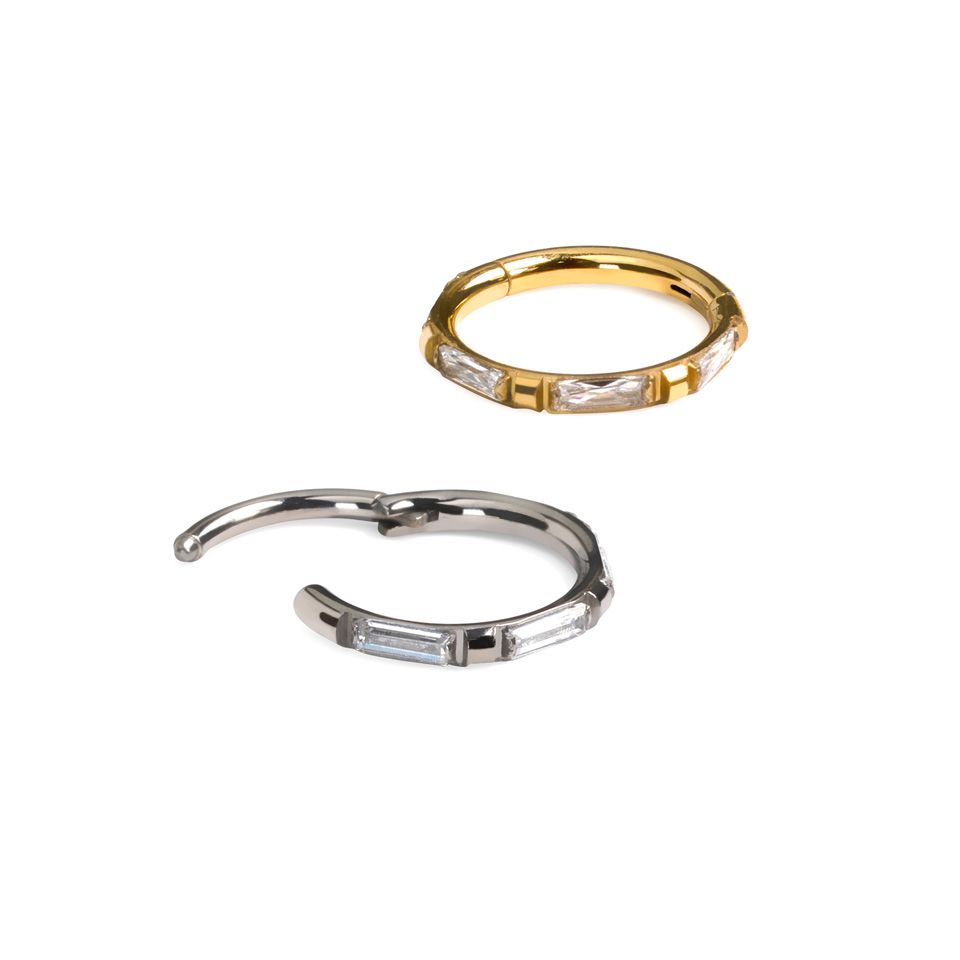 Titanring med baguetteslipade stenar
