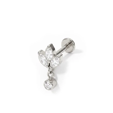Labret i titan med lotusblomma och berlock