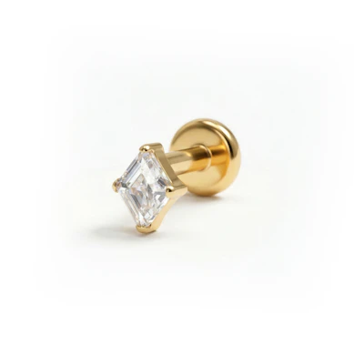 Titanlabret med diamantformad sten
