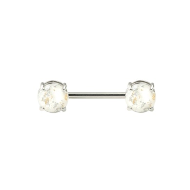 Bröstpiercing med lava look