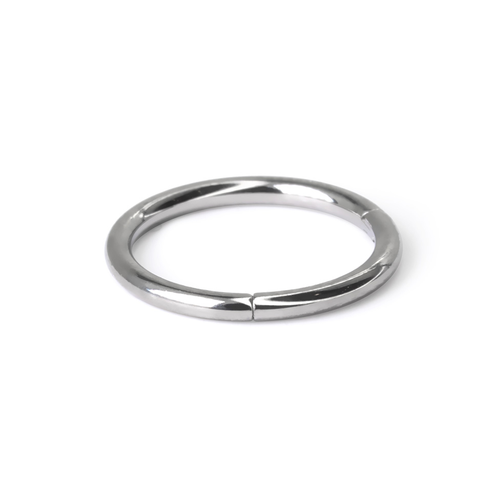 Titanring med gångjärn
