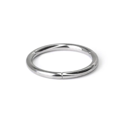 Titanring med gångjärn