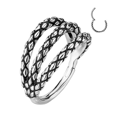 Ring med tre rader och ormskinnsdesign