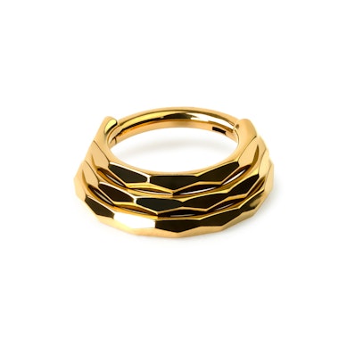 Trippelring i titan