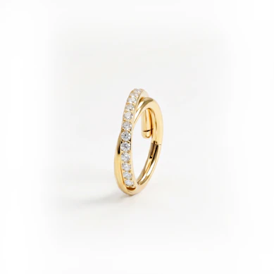 Titanring med kubisk zirkoniastenar