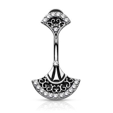 Navelpiercing med dubbla solfjädrar