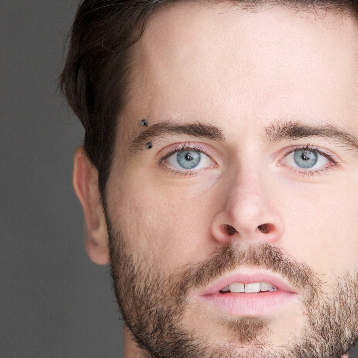 Mattsvart böjd stav