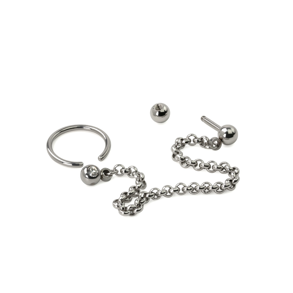 Ring och stav till tragus och helix med kedja