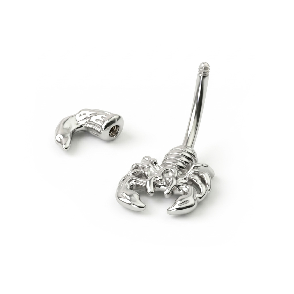 Navelpiercing med skorpion