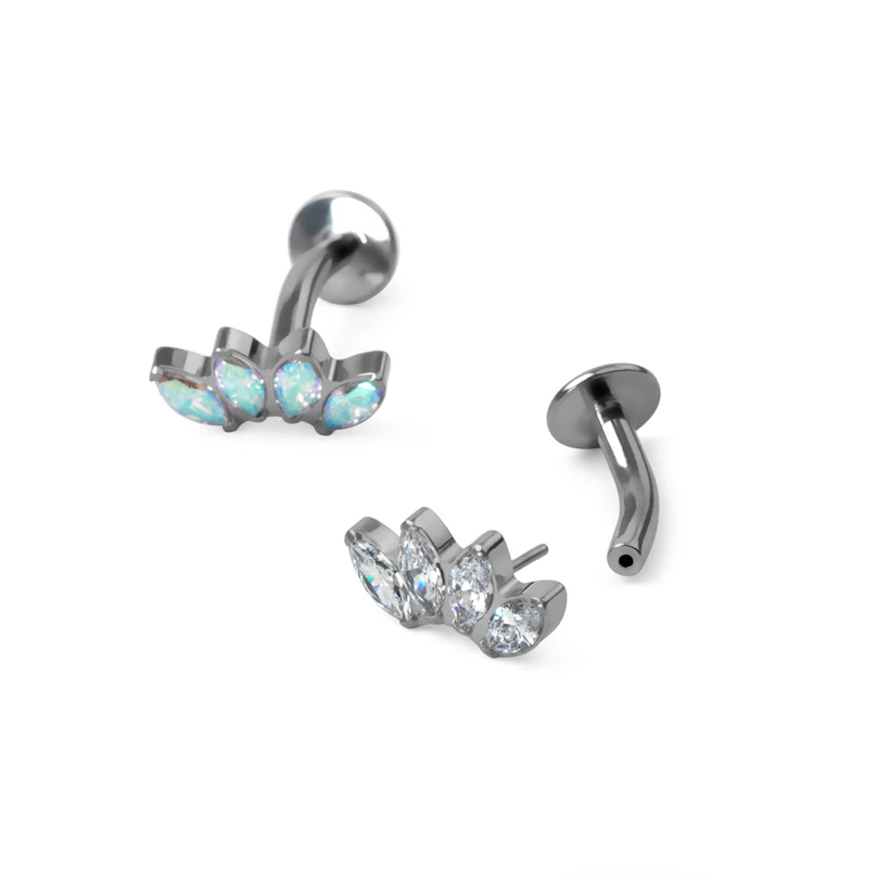 Navelpiercing av titan med stenar i marquise-design