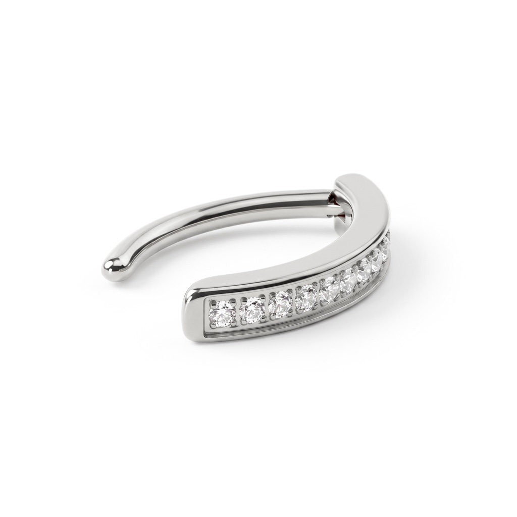 Navel-clicker i titan med stenar
