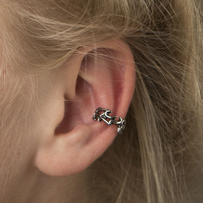 Earcuff med hålmönster