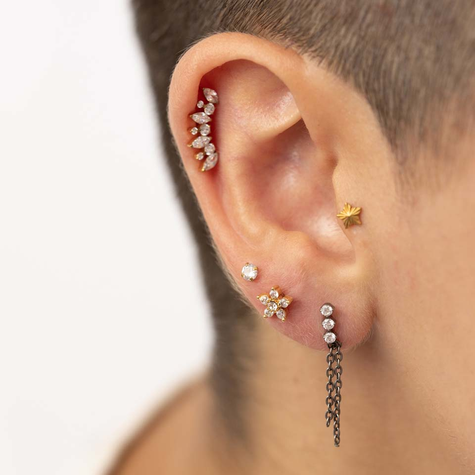 Labret med blomma av sten och invändig tråd