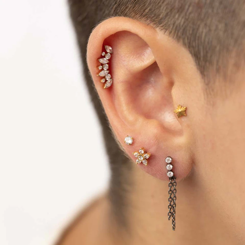 Labret med blomma av sten och invändig tråd