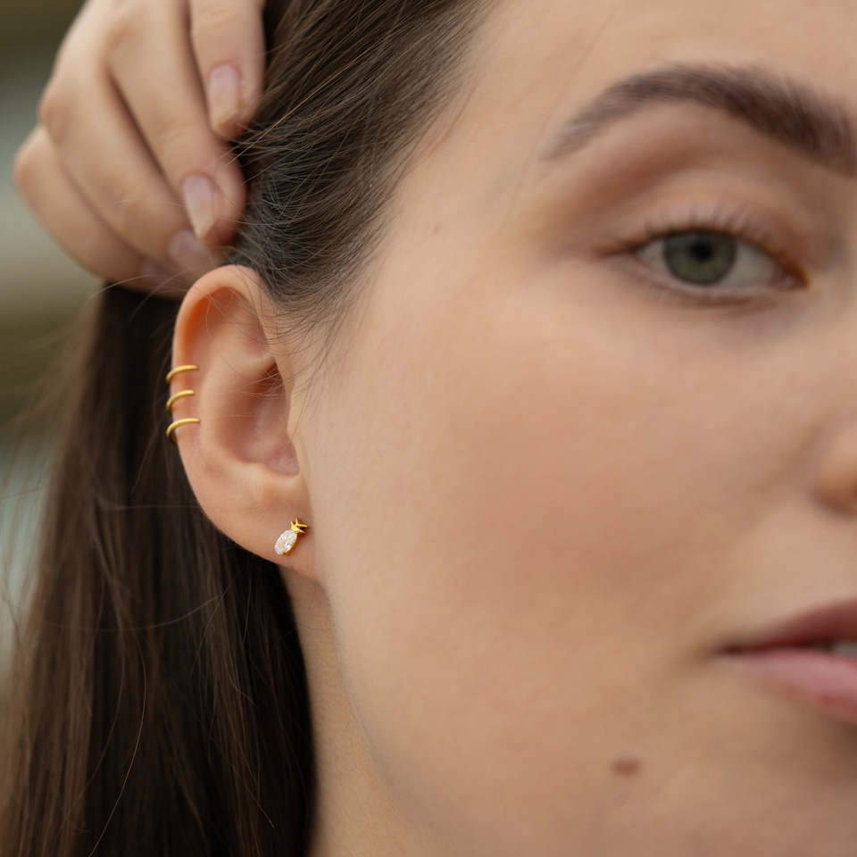 Labret i titan med ananas-design