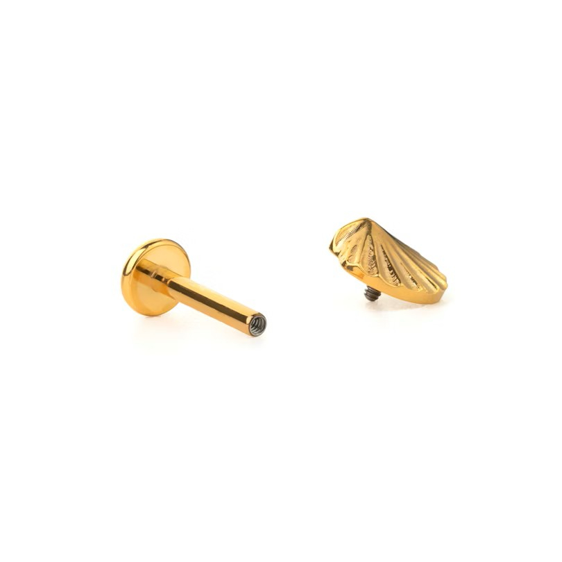 Labret i titan med snäckdesign