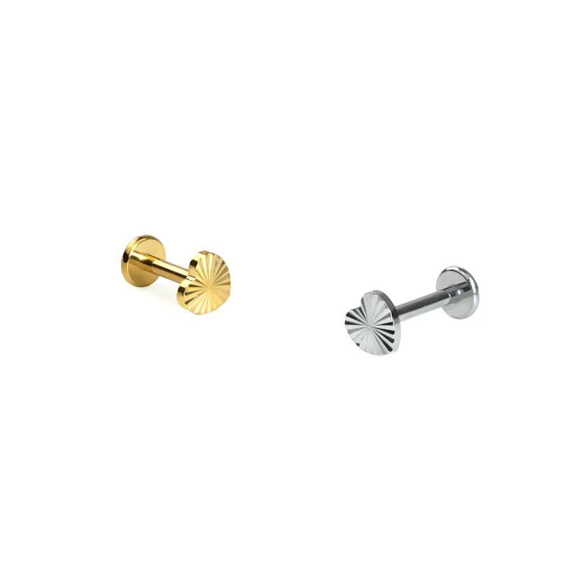 Hjärtformad labret med strukturmönster