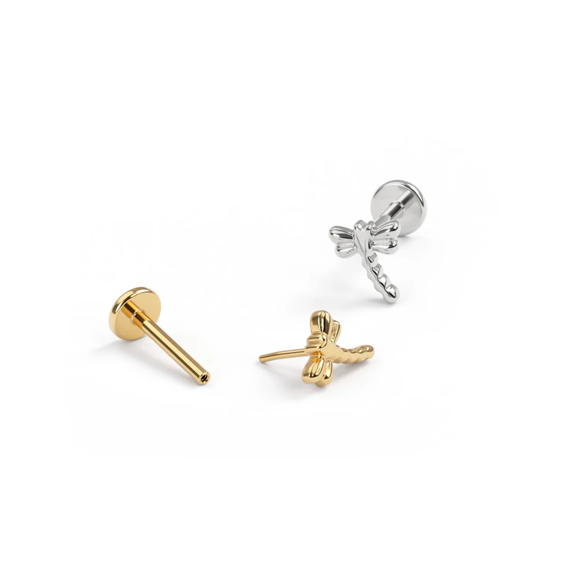 Labret i titan med trollslända