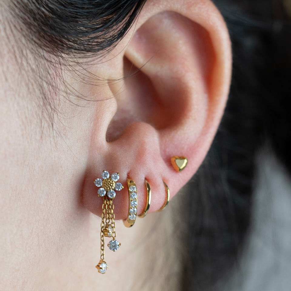 Labret i titan med tusensköna