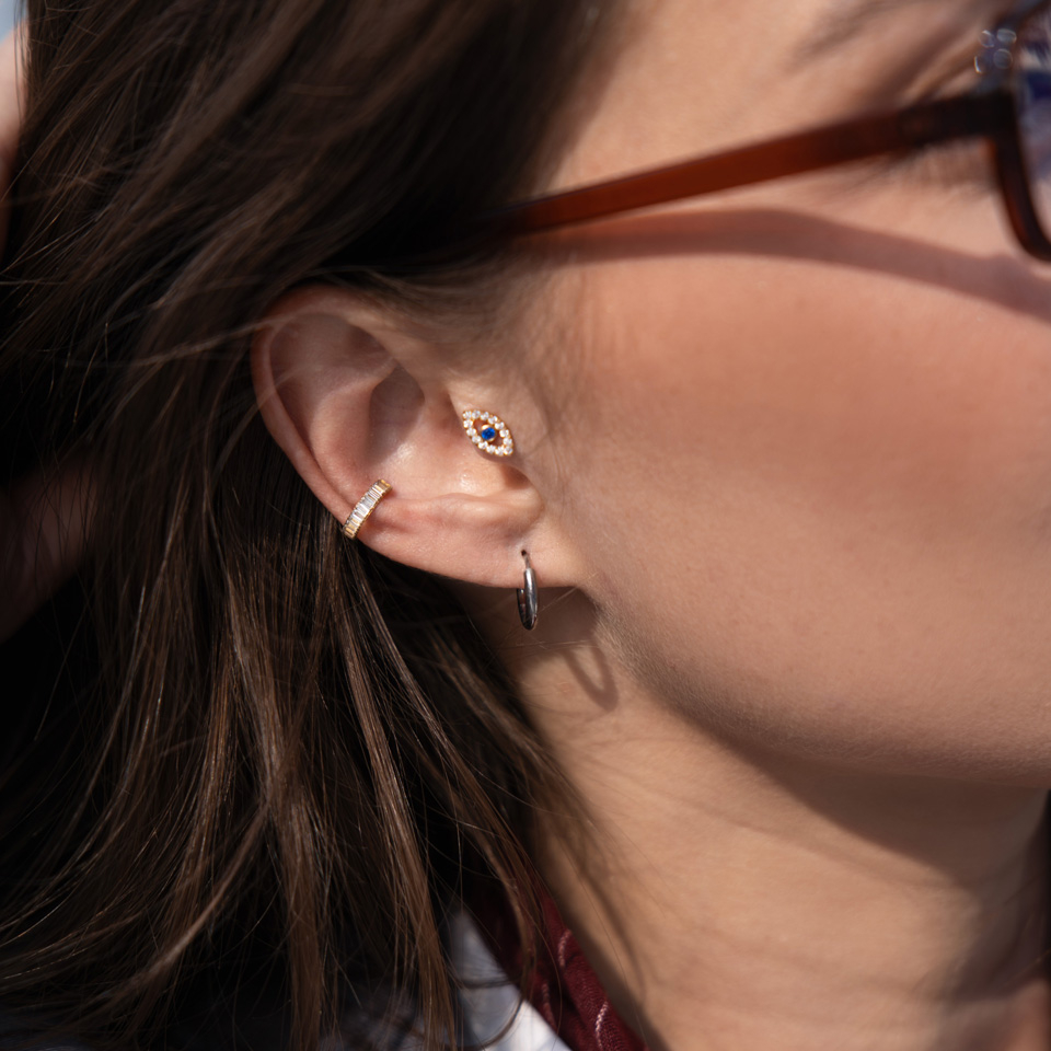 Onda ögat-labret i titan