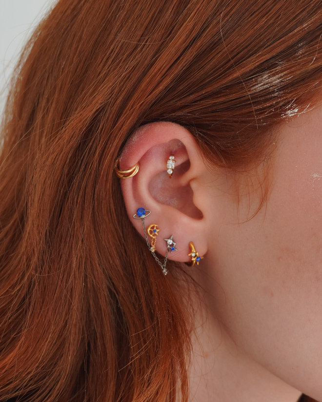 Titanlabret med måne, stjärna och hänge