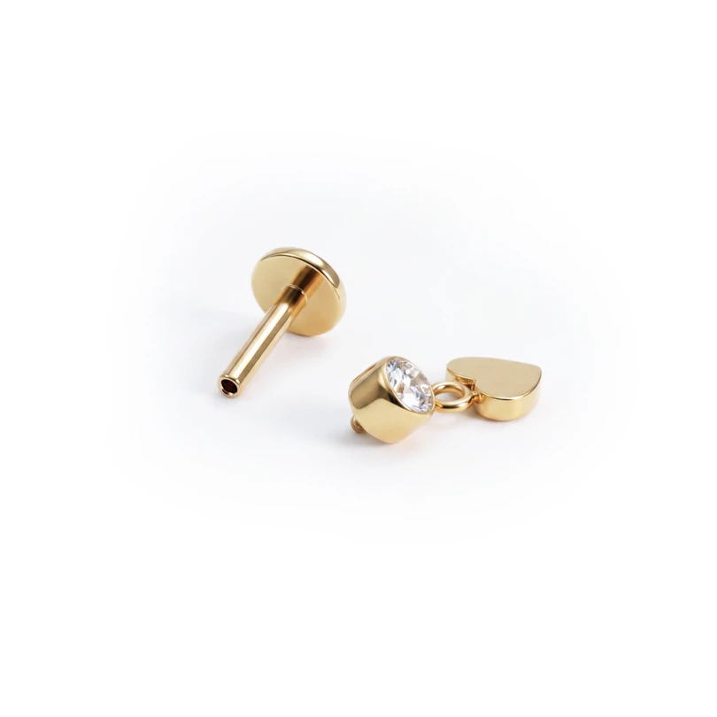 Titanlabret med hjärthänge