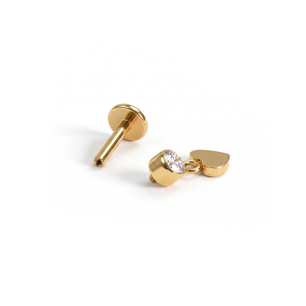Titanlabret med hjärthänge