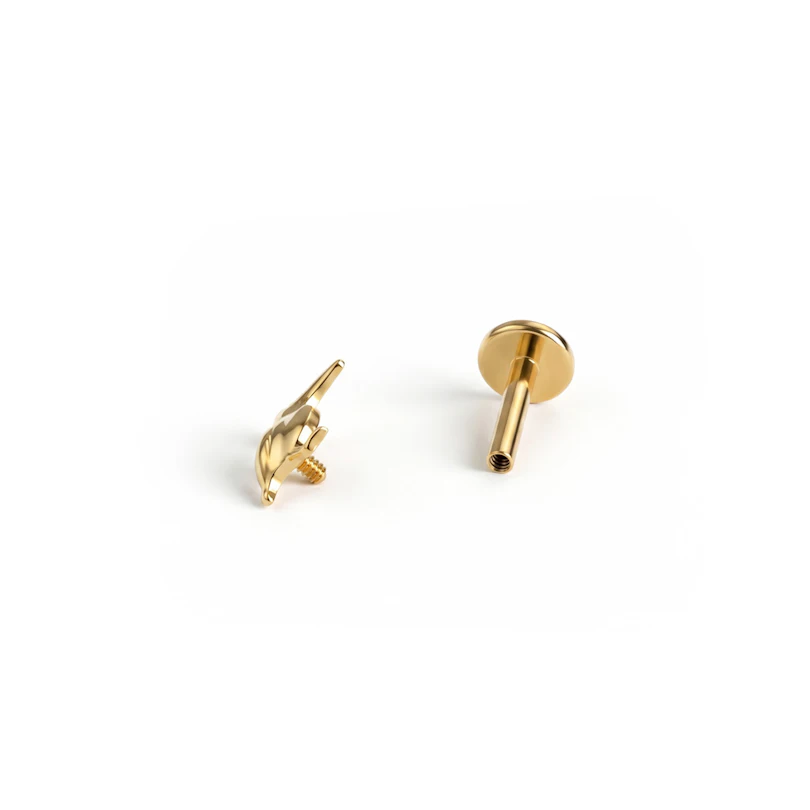 Titanlabret med pelikan