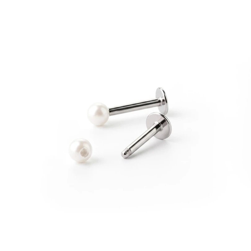 Labret med pärlkula av akryl i många färger