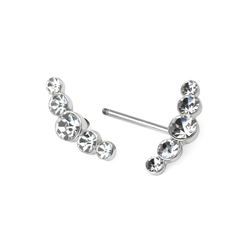 Bröstpiercing med böjda stenrader