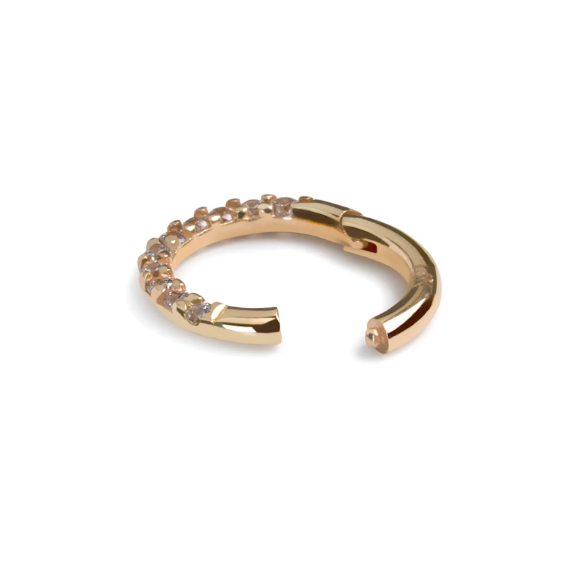 Ring med stendekorerad halvcirkel
