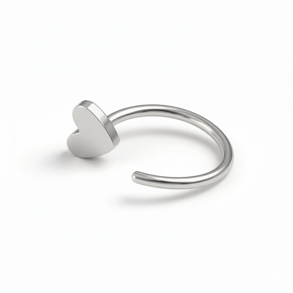 Öppen ring i titan med hjärta