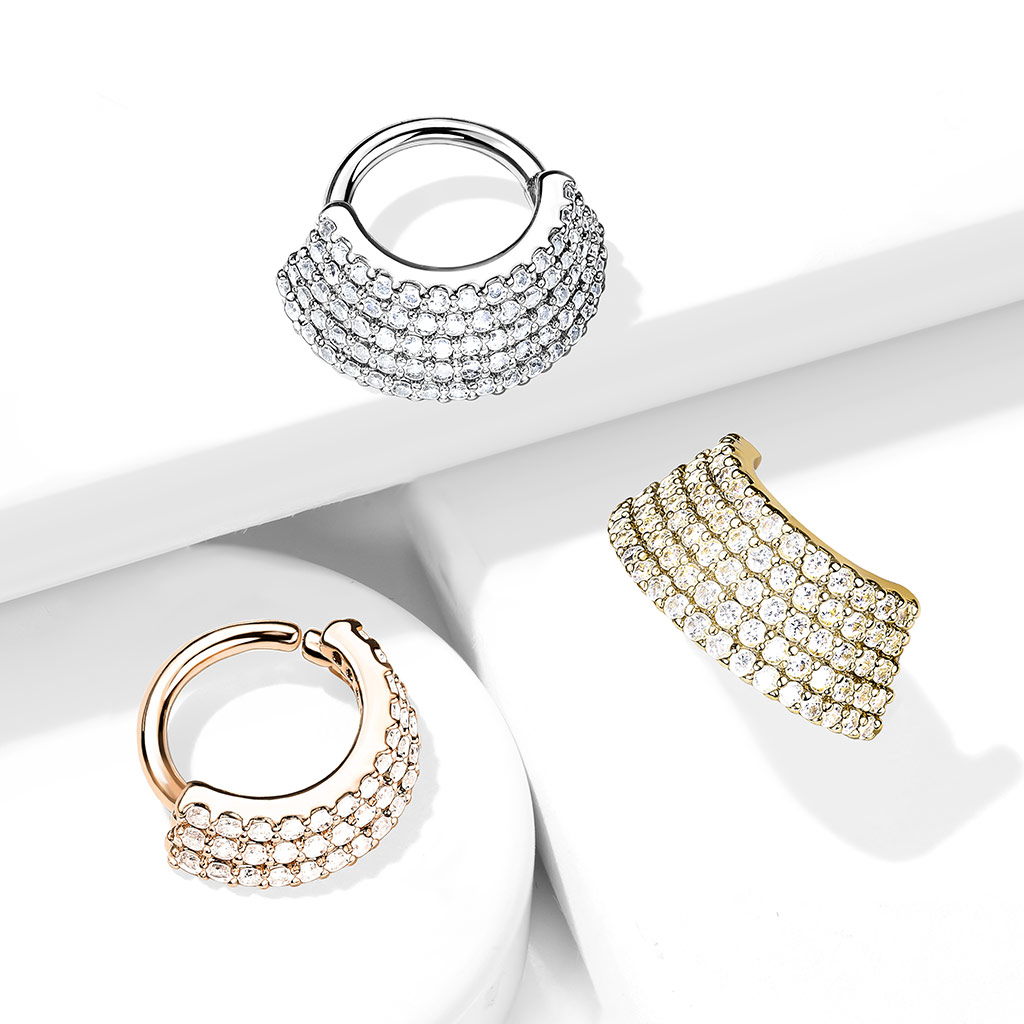 Ring med lager av stenar