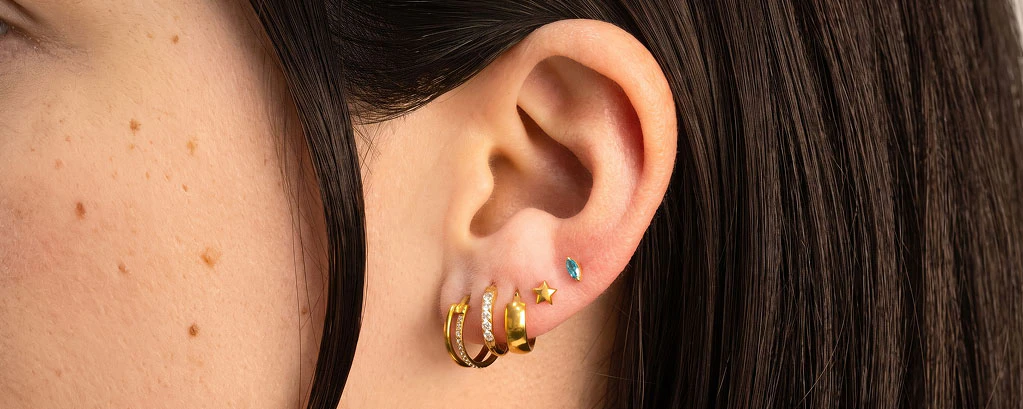 Öronpiercingsmycke i titan